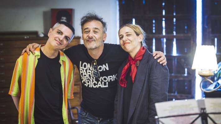 Love of Lesbian y Miranda lanzan Club de Fans de John Boy