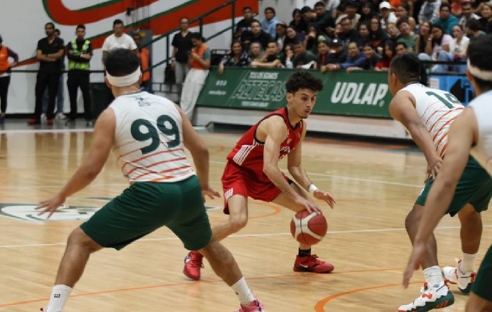 Conquista Udlap el clásico poblano de baloncesto al derrotar 69-64 a la Upaep Conquista Udlap el clásico poblano de baloncesto al derrotar 69-64 a la Upaep