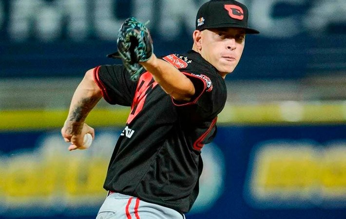 Refuerza ex pitcher de los Mets de NY a los Pericos de Puebla Refuerza ex pitcher de los Mets de NY a los Pericos de Puebla