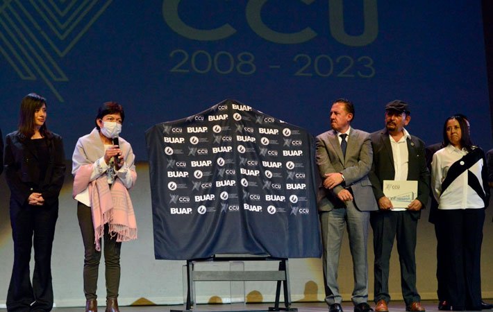 CCU BUAP celebra su XV aniversario con una fiesta de color, luces, música y arte