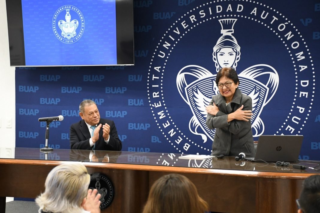 Dicta rectora BUAP conferencia sobre prevención de infecciones de vías respiratorias