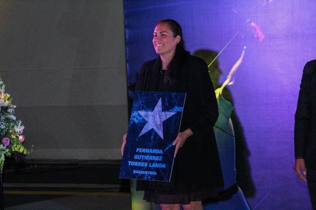 Cumple basquetbolista poblana sueño de representar a México e ingresar a Paseo de Campeones Cumple basquetbolista poblana sueño de representar a México e ingresar a Paseo de Campeones