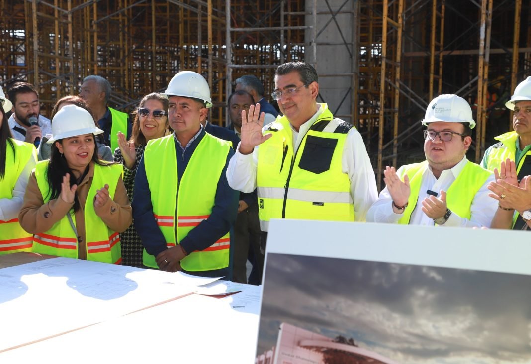 Supervisa gobernador de Puebla construcción de la Unidad de Oftalmología en el Hospital de Cholula