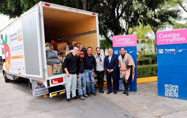 Entrega ayuntamiento de Puebla donativo de más de 10 mil artículos a Cáritas