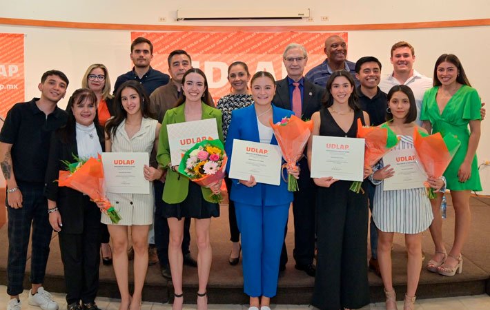 Reconocen a cuatro deportistas del equipo de Aztecas Udlap por resultados en Taekwondo