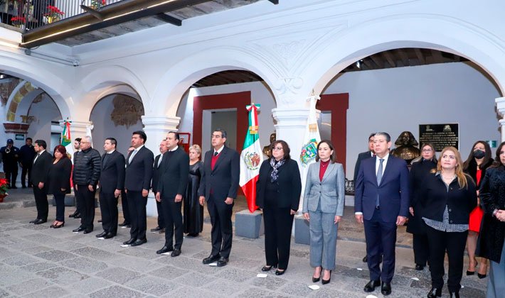 Encabeza gobernador de Puebla ceremonia por el primer aniversario luctuoso de Miguel Barbosa