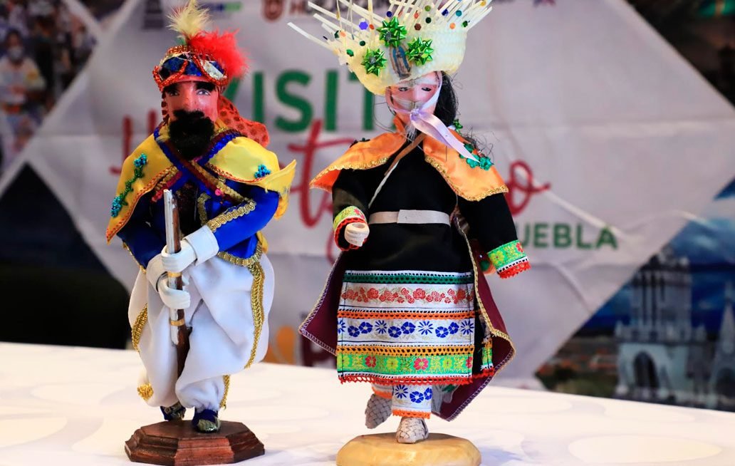 Presentan el tradicional Carnaval de Huejotzingo