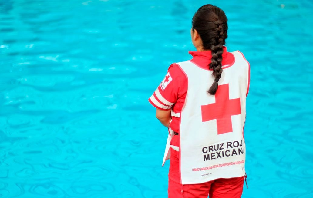 Presenta Cruz Roja Puebla el Curso de Especialización para Guardavidas en Albercas