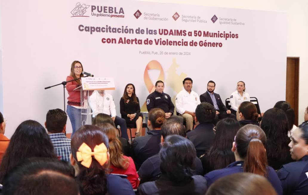 Gobierno de Puebla profesionaliza a autoridades municipales en materia de género