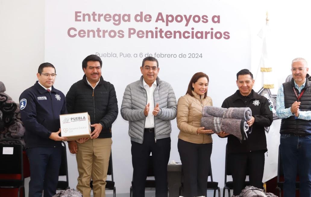 Preside Sergio Salomón entrega de insumos al Centro Penitenciario para Adultos Mayores