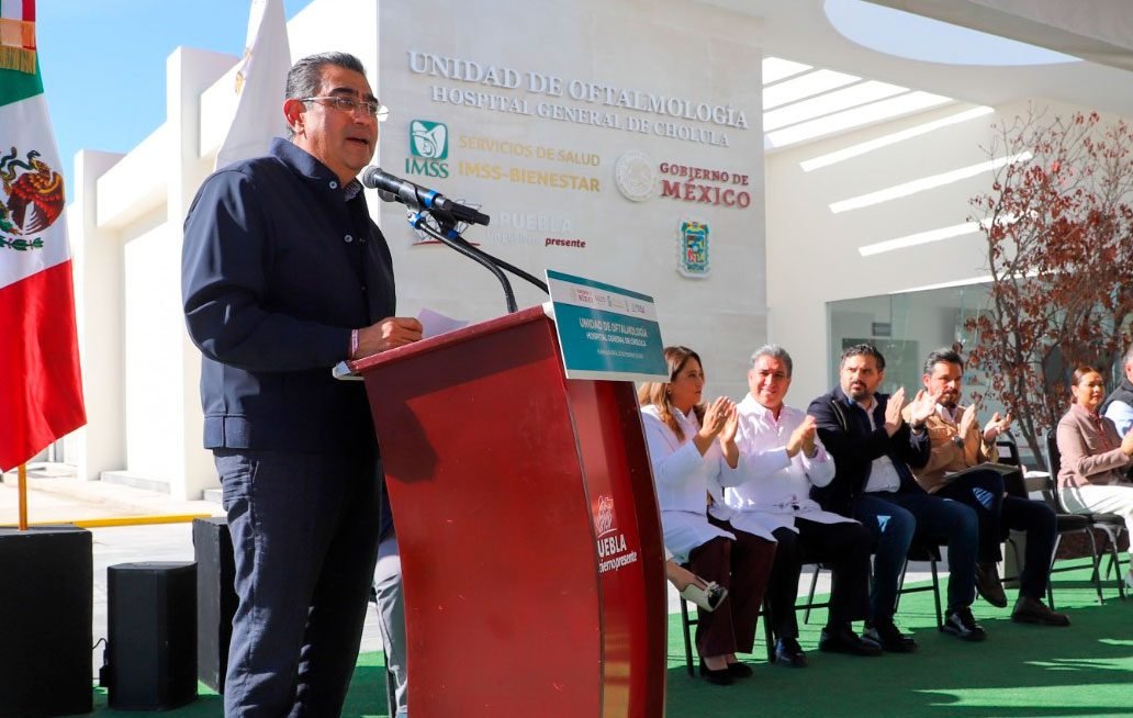 Inauguran gobernador de Puebla y el director del IMSS la Unidad de Oftalmología en el Hospital General de Cholula