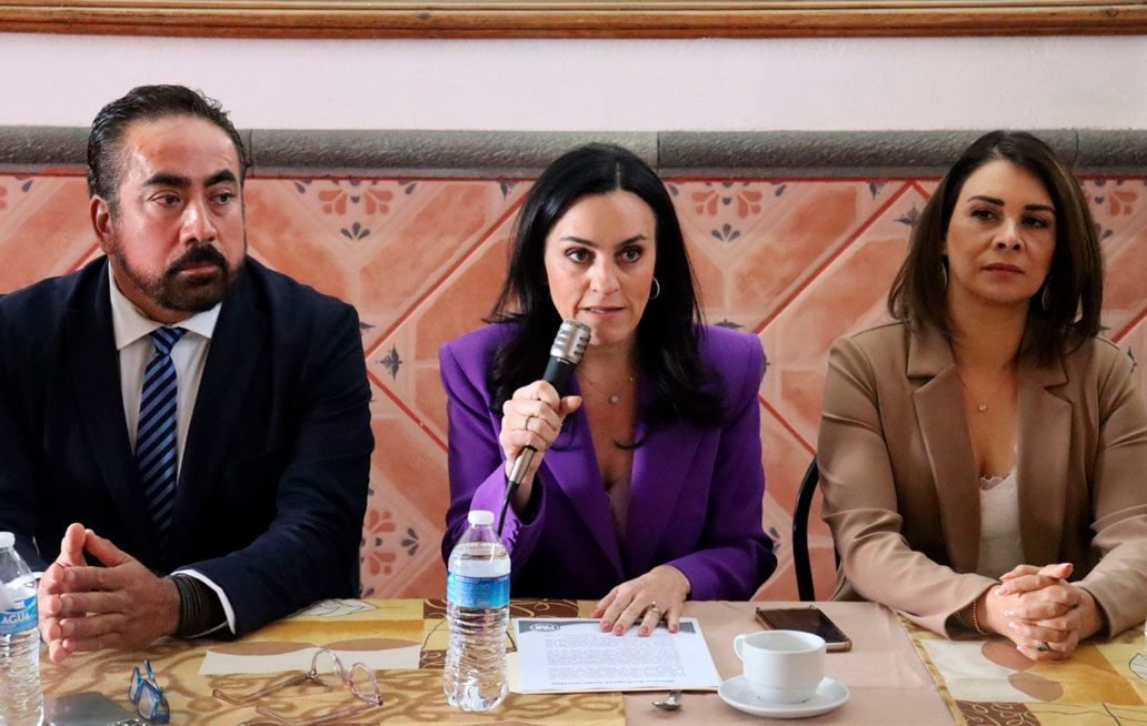 Renuncia Mónica Rodríguez a la candidatura a una diputación federal