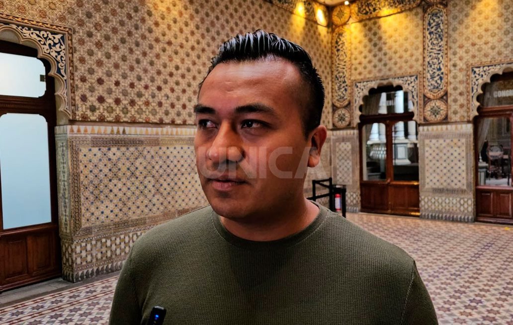 Adán Domínguez hace doble chamba, es edil y asesora a ediles morenistas: Roberto Solís