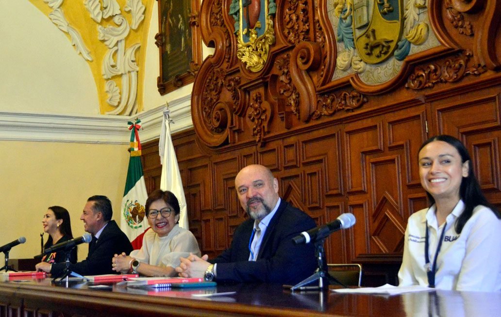Presenta la Rectora BUAP «El Quijotito», obra ilustrada por niños y niñas del Círculo Infantil Presenta la Rectora BUAP "El Quijotito", obra ilustrada por niños y niñas del Círculo Infantil