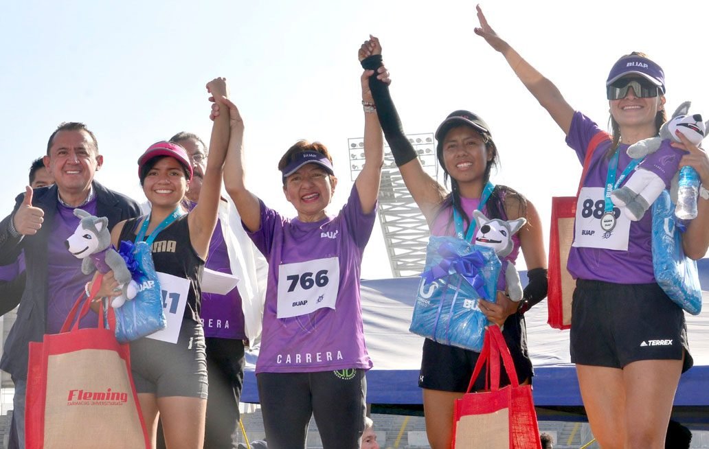 Se realiza con éxito segunda edición de la Carrera de la Mujer BUAP
