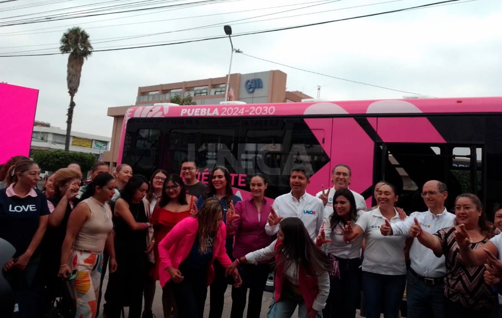 Por la seguridad de las mujeres Lalo Rivera presentó el Transporte Rosa