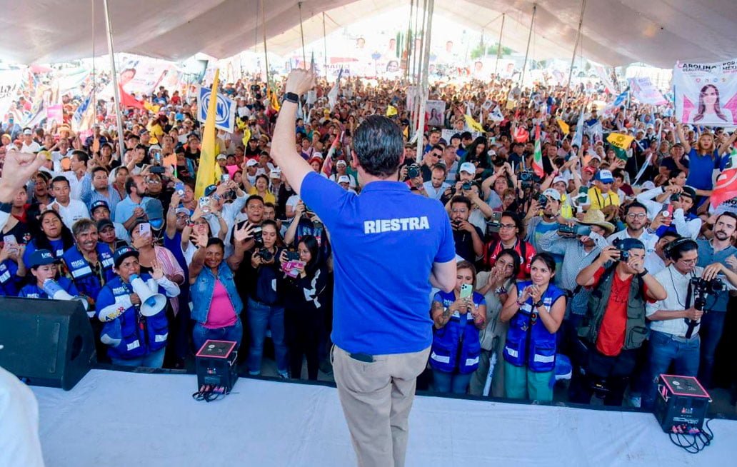Cierran Riestra y Rivera campaña con poblanos del sur de la capital