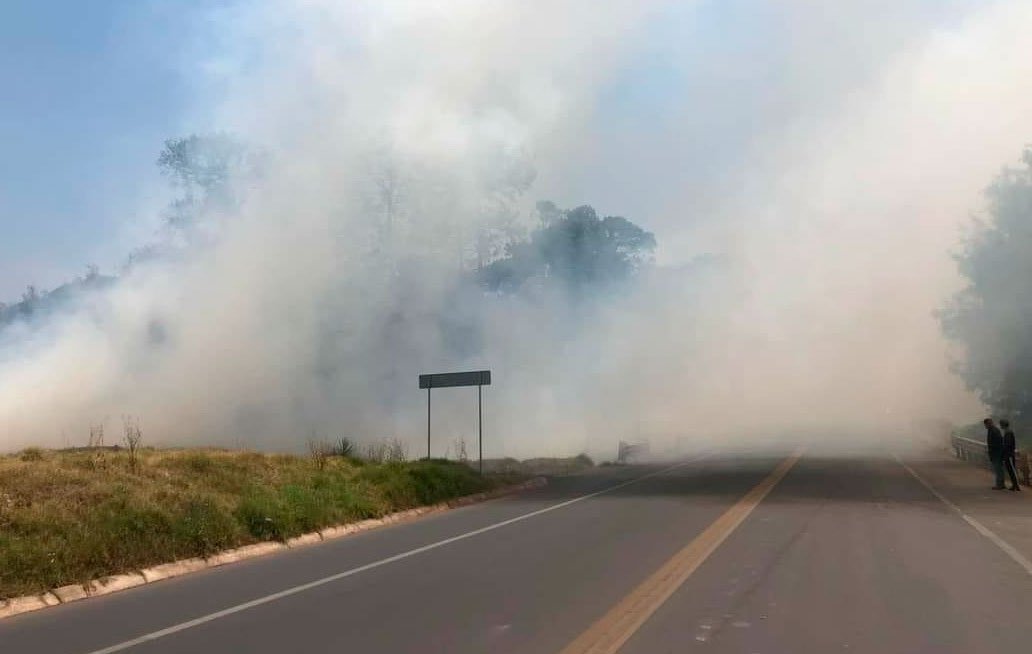 Suspenden clases en siete escuelas de Zacatlán ante incendio forestal