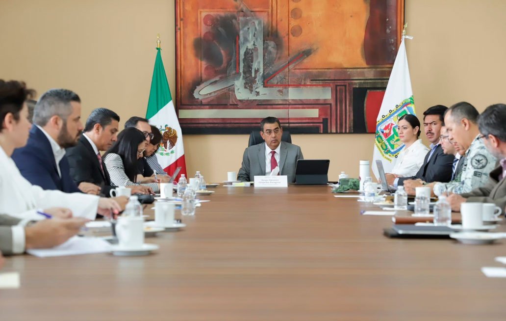 Sostienen encuentro gobernador de Puebla, Sedena, INE e IEE para establecer protocolo ante elecciones del 2 de junio