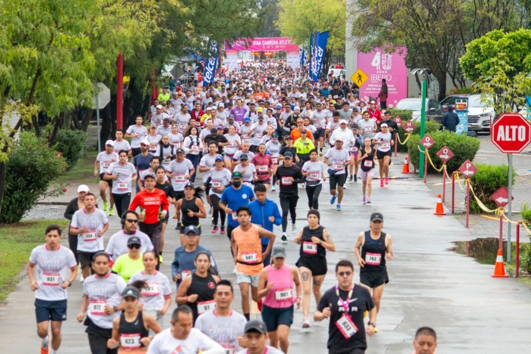 Celebra Ibero Puebla su 40 aniversario con carrera atlética