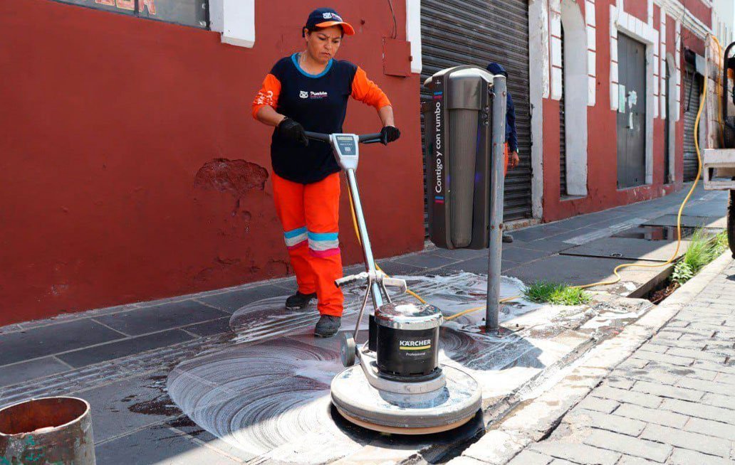Realiza ayuntamiento de Puebla trabajos para mejorar imagen del Centro Histórico