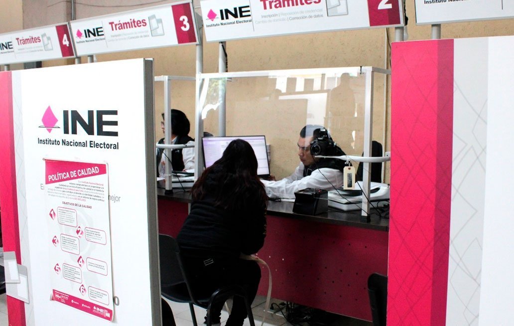 Reanuda el INE en Puebla la entrega y los trámites de las credenciales para votar