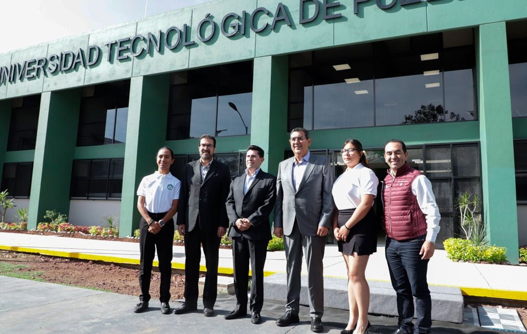 Inaugura gobernador de Puebla infraestructura en la UTP