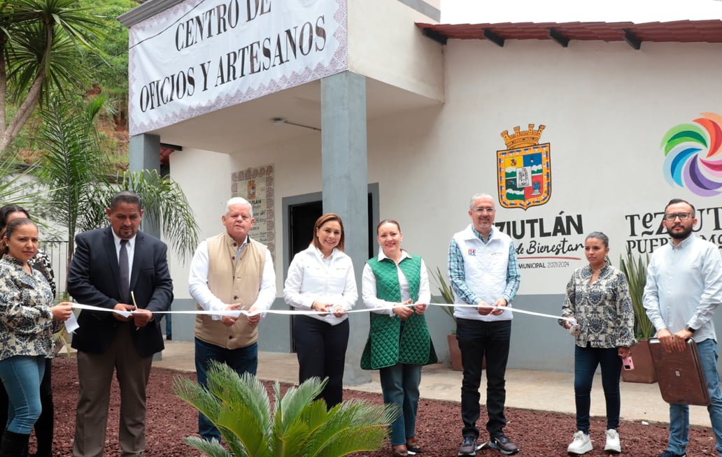 Entrega Gaby Bonilla apoyos a niñas, niños y personas con discapacidad en Teziutlán Entrega Gaby Bonilla apoyos a niñas, niños y personas con discapacidad en Teziutlán