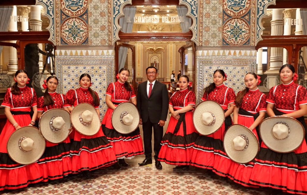 Entrega Congreso del Estado reconocimientos a escaramuzas poblanas