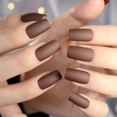 Uñas color Marron Chocolate