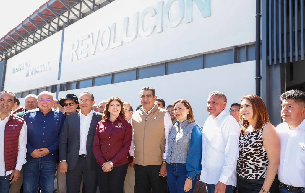Entrega el gobernador de Puebla el mercado “Revolución” en Zacatlán