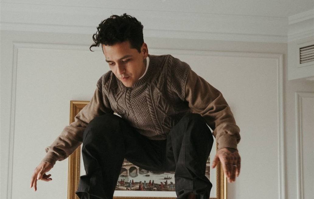 Christian Nodal viste Dior para la portada de ELLE MAN