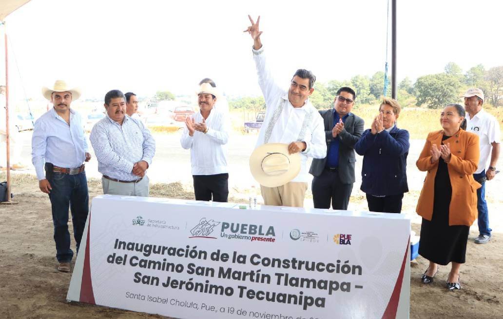 gobernador de puebla inaugura camino
