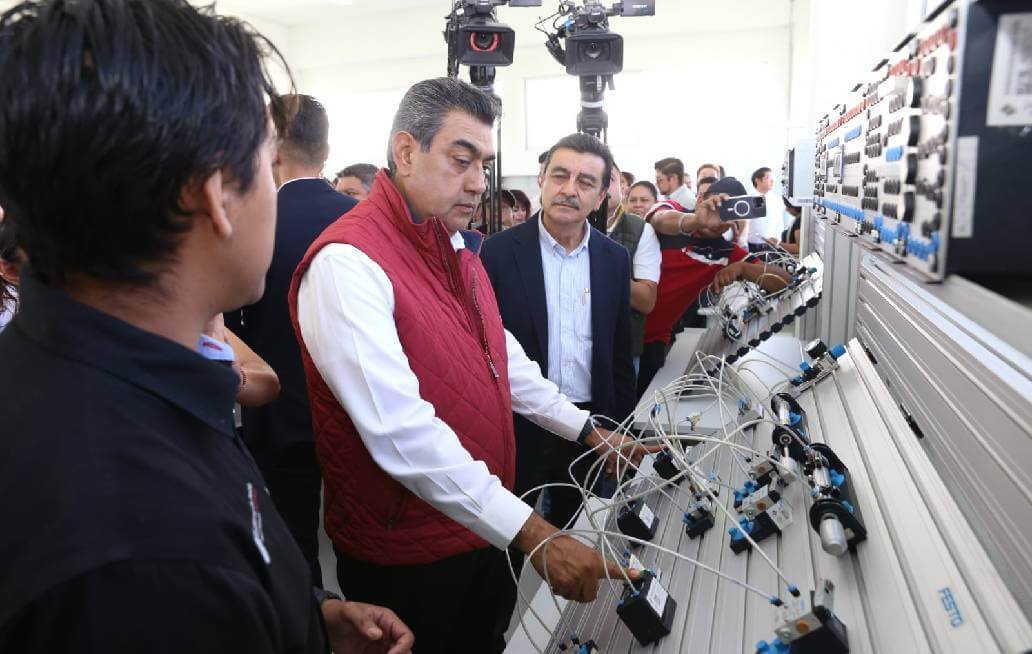 Inaugura el gobernador de Puebla una nueva unidad del Icatep