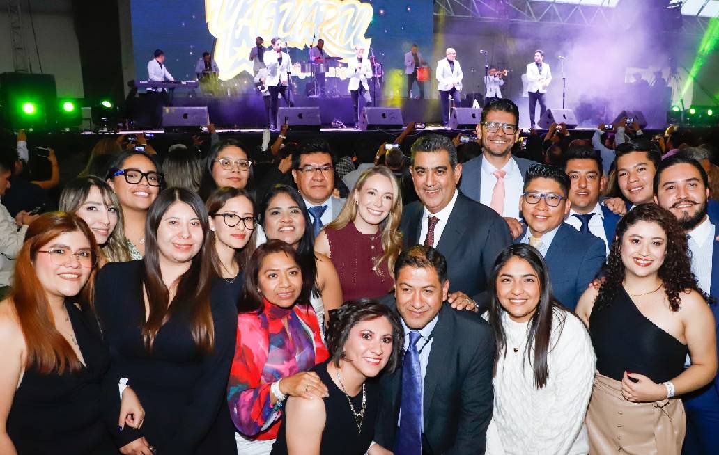 Encabeza gobernador de Puebla celebración a burócratas Encabeza gobernador de Puebla celebración a burócratas