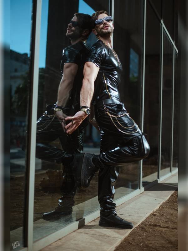 Massimo Ferrara presenta su nuevo sencillo: "Boleto de Ida"