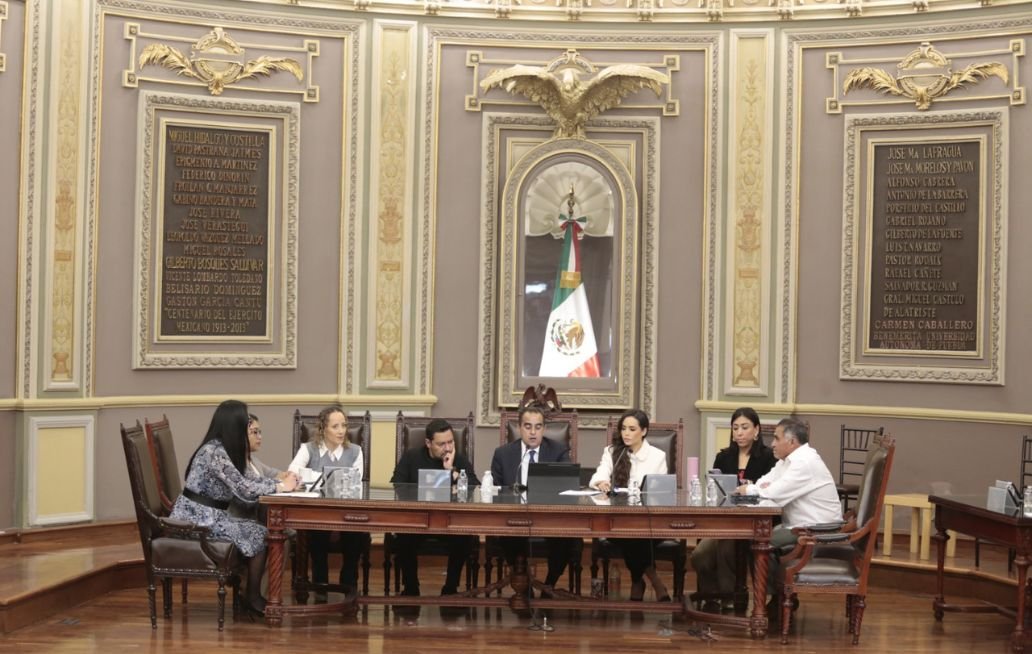 Presentan en el Congreso lista de aspirantes para ocupar la FGE de Puebla
