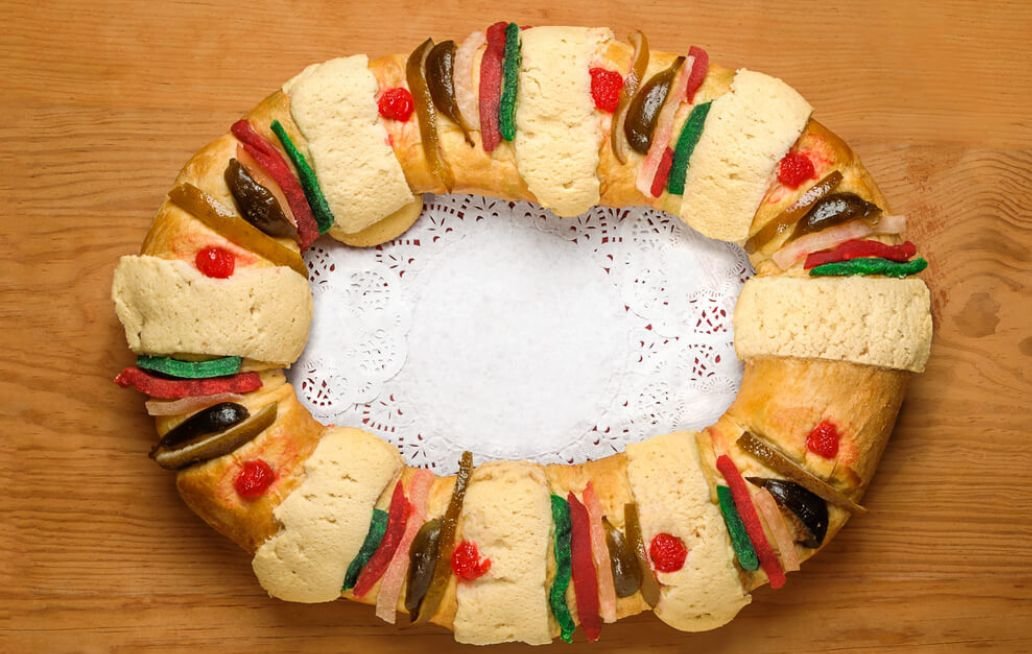 Armenta y Chedraui partieron y compartieron la Rosca de Reyes Monumental en el zócalo de Puebla