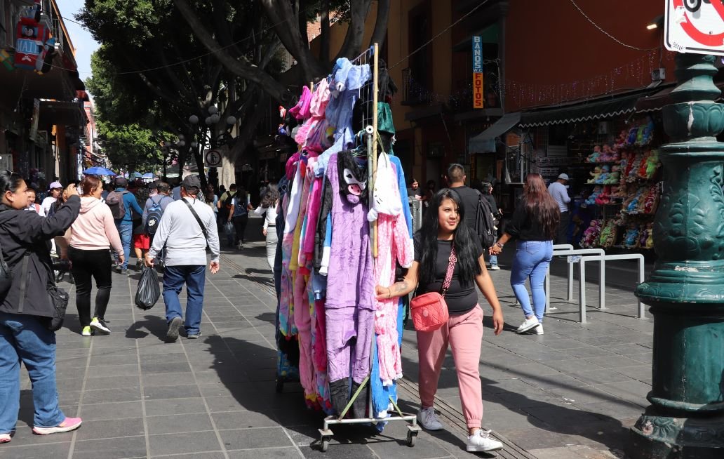 Organizaciones de ambulantes piden al alcalde José Chedraui permiso para regresar al centro histórico