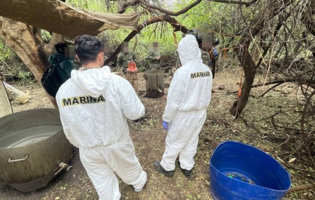 Personal de la Armada de México localizó un laboratorio clandestino en el estado de Sinaloa