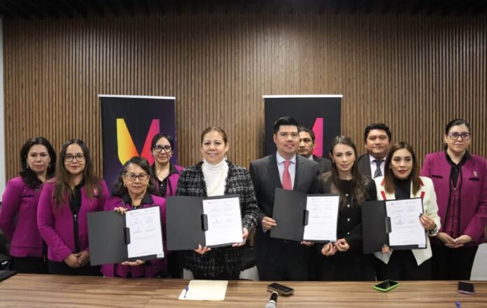 Signan Congreso del Estado de Puebla y la UVP convenio