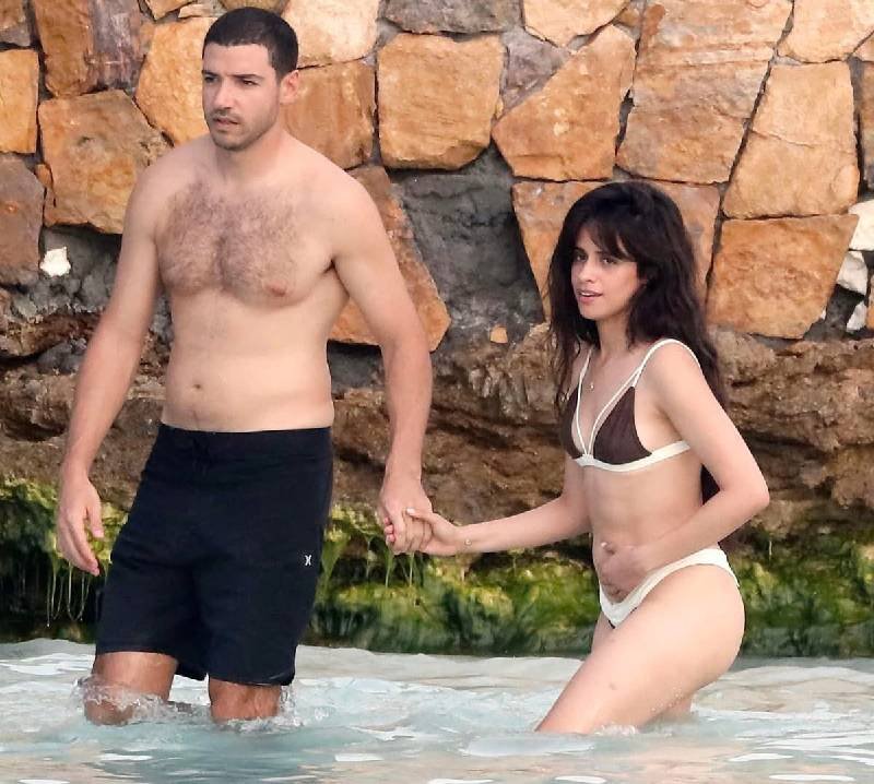 Camila Cabello y Henry Chalhoub