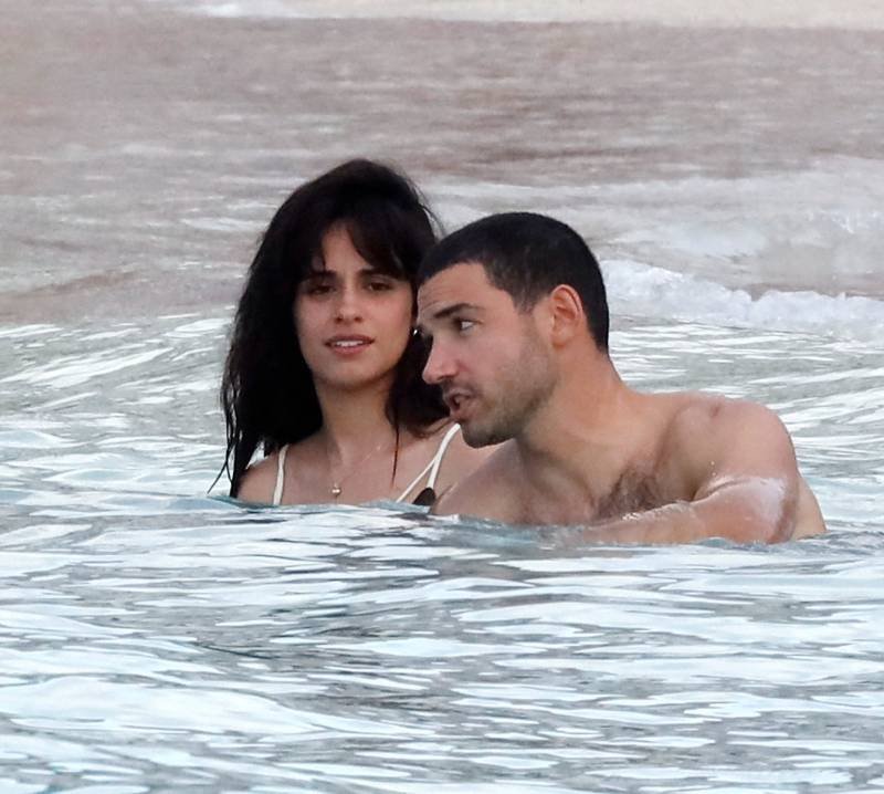 Camila Cabello y Henry Junior Chalhoub