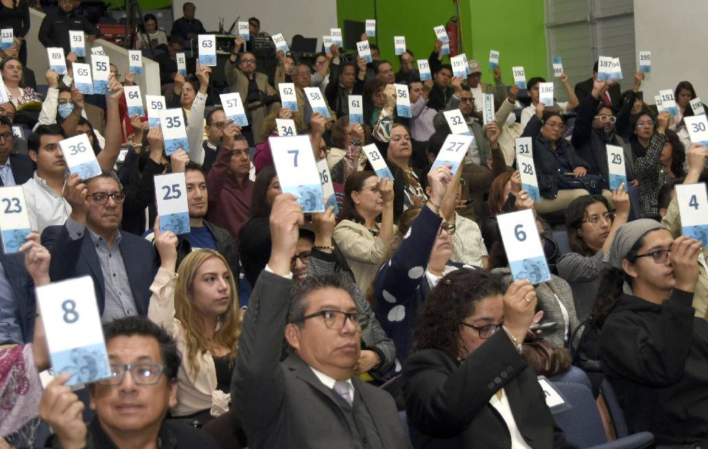 Presentan informes la Abogada General, el Defensor de los Derechos Universitarios, el Tesorero y el Contralor Presentan informes la Abogada General, el Defensor de los Derechos Universitarios, el Tesorero y el Contralor