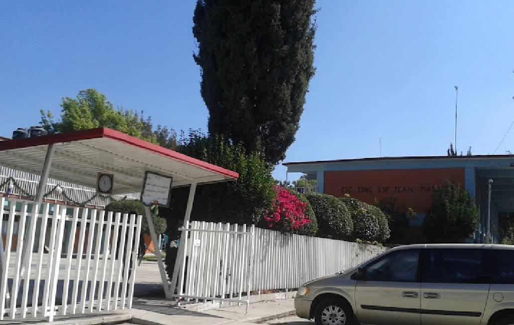 Detonan arma de fuego cerca del Centro de Atención Múltiple de la capital de Puebla