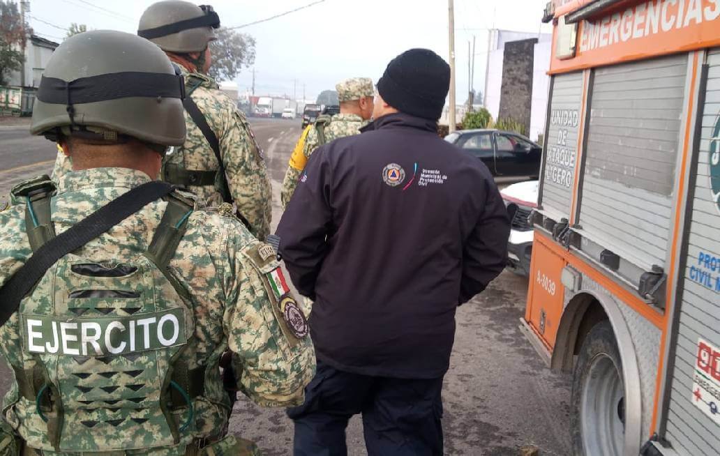 En colaboración con los tres órdenes de gobierno, la SSC combate incendio en una recicladora en la junta auxiliar de San Miguel Canoa