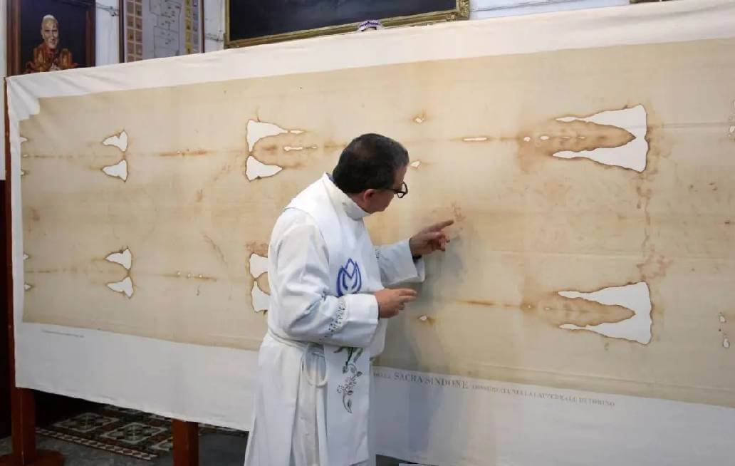 En el templo de la Soledad se presenta la exposición de la Sábana Santa