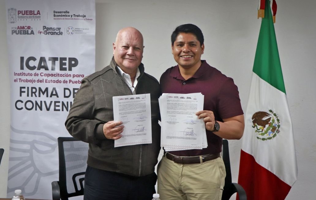 Firma Omar Muñoz convenio de colaboración con el ICATEP