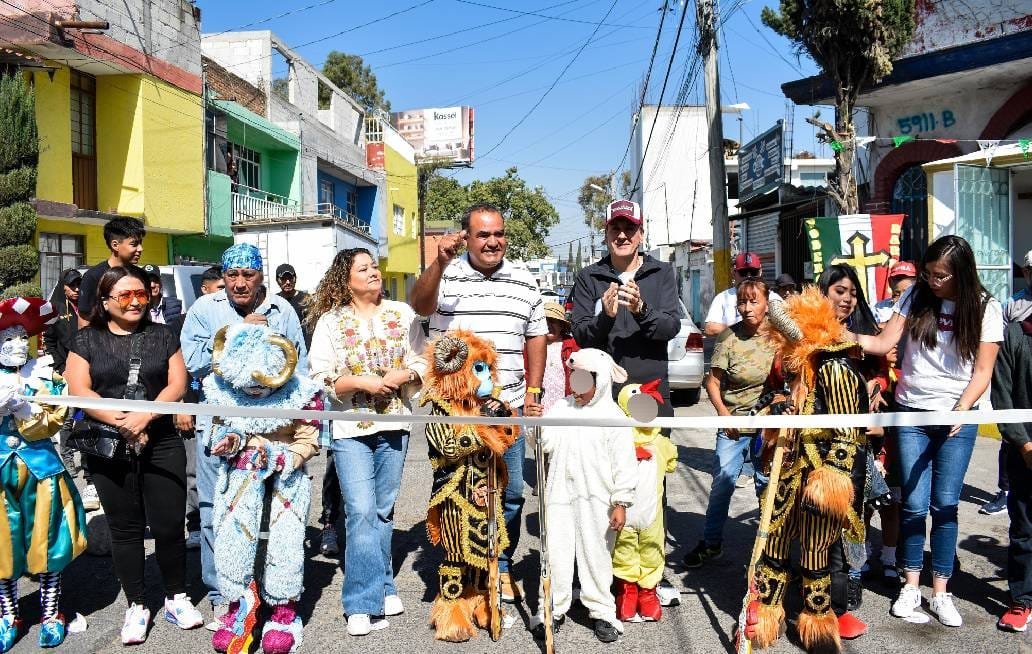 Acude Chedraui al corte de listón para el inicio del Carnaval de San Baltazar Campeche