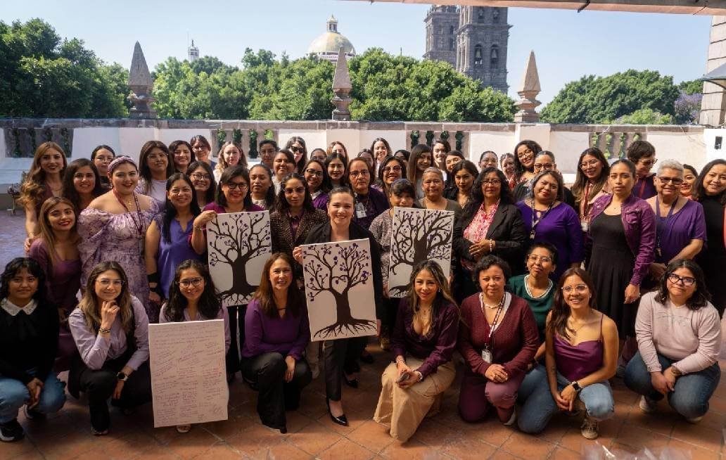 Ayuntamiento de Puebla se suma al reconocimiento a las mujeres Ayuntamiento de Puebla se suma al reconocimiento a las mujeres